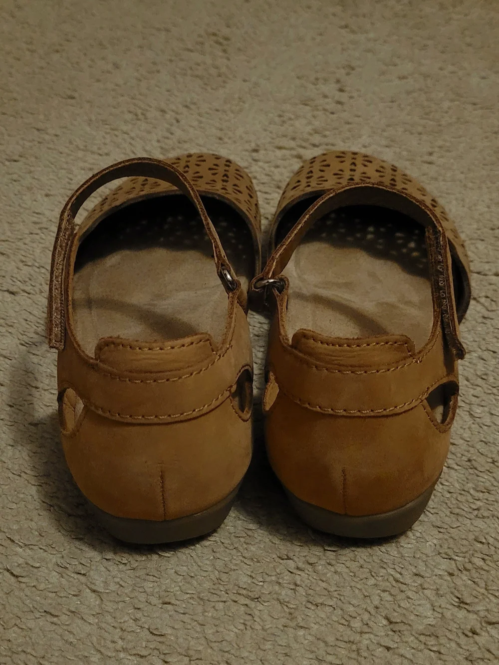 Earth Brand Men’s Tan Sandal - Comfortable Slip-On